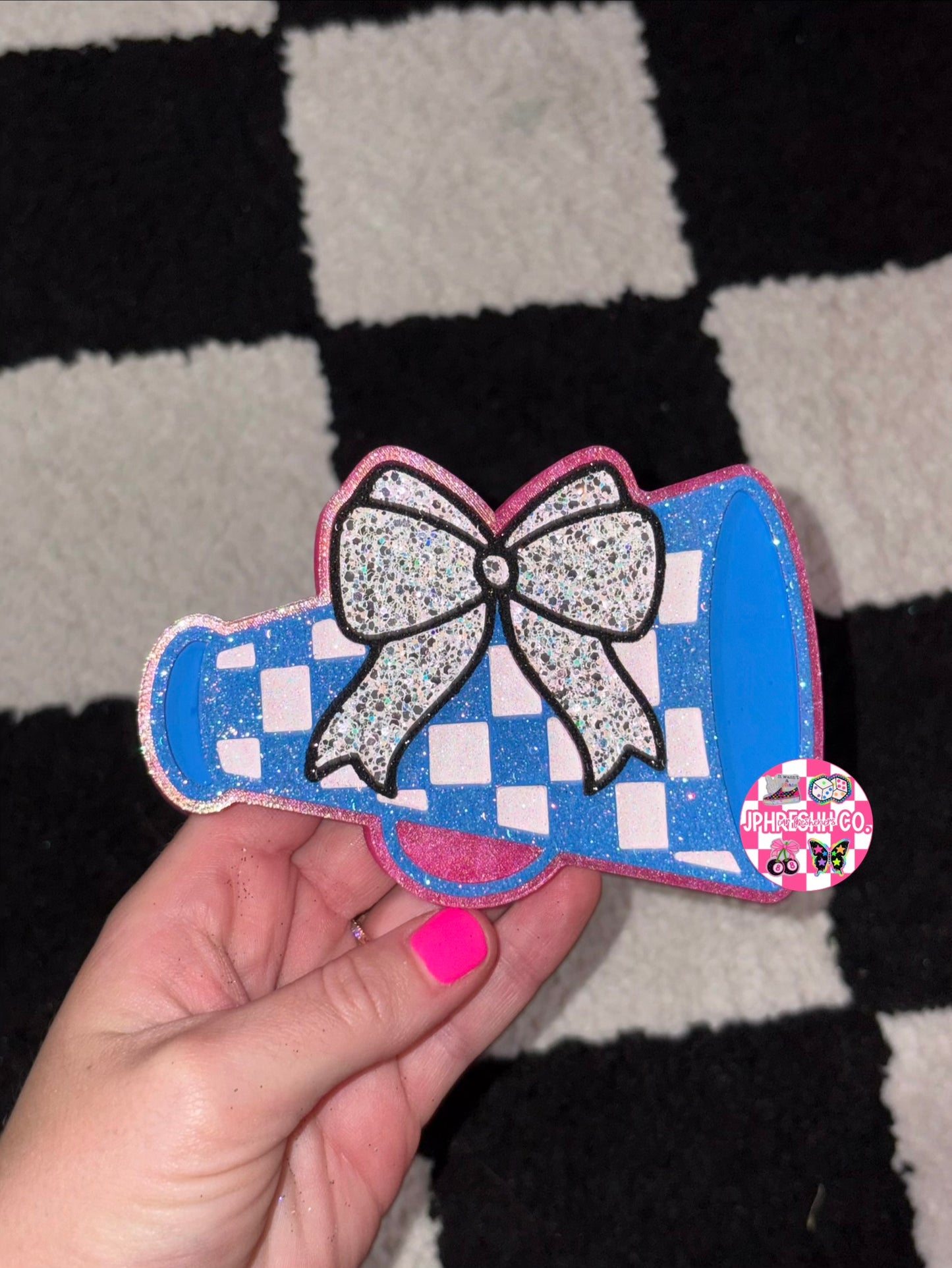 Checkered megaphone w/ bow