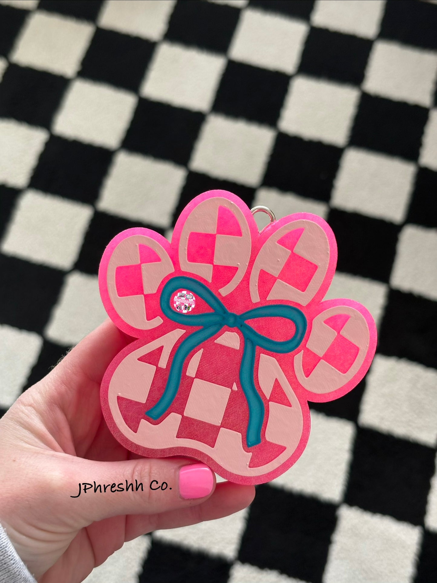 Checkered paw print W/ bow
