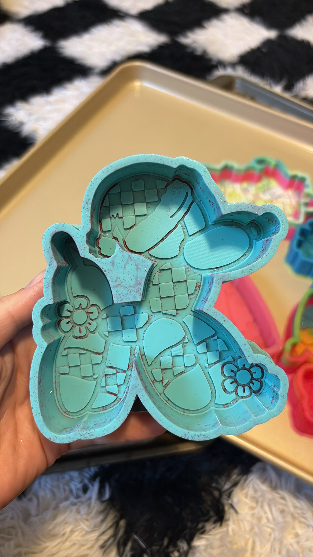 RR checker balloon dog