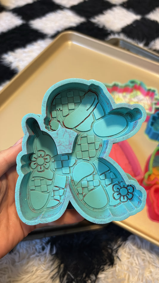 RR checker balloon dog