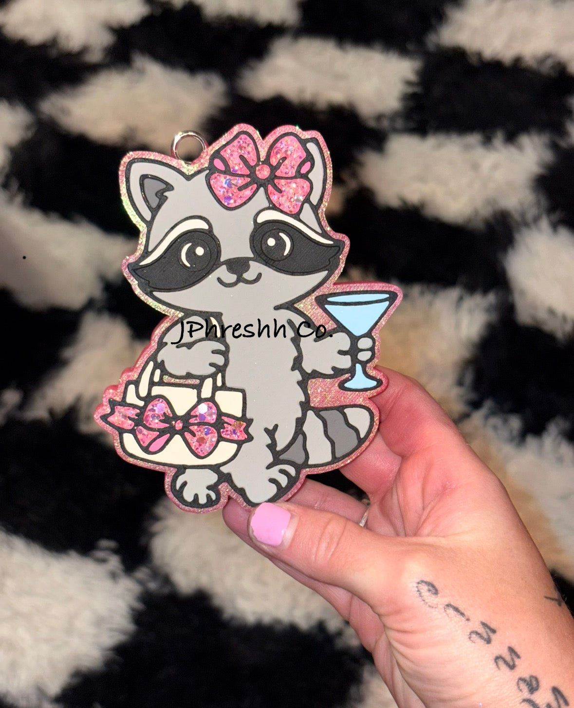 Raccoon w/ drink & purse